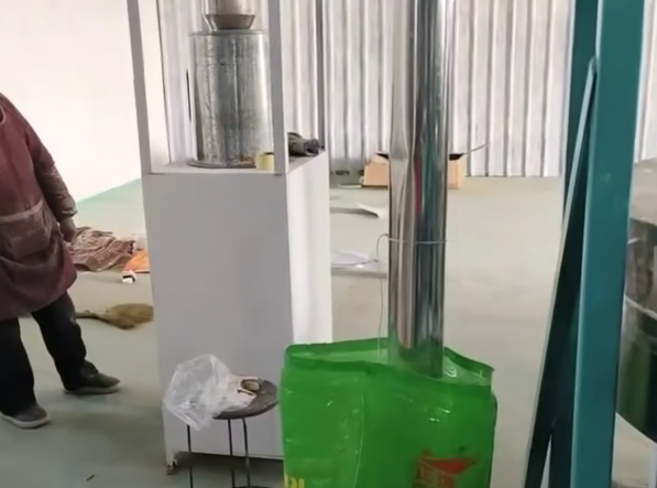 河南濮陽(yáng)范縣二加二石磨面粉機(jī)生產(chǎn)線(xiàn)